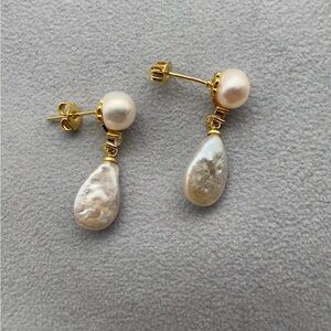 Elegant Gold and Cream Pearl Drop Earrings